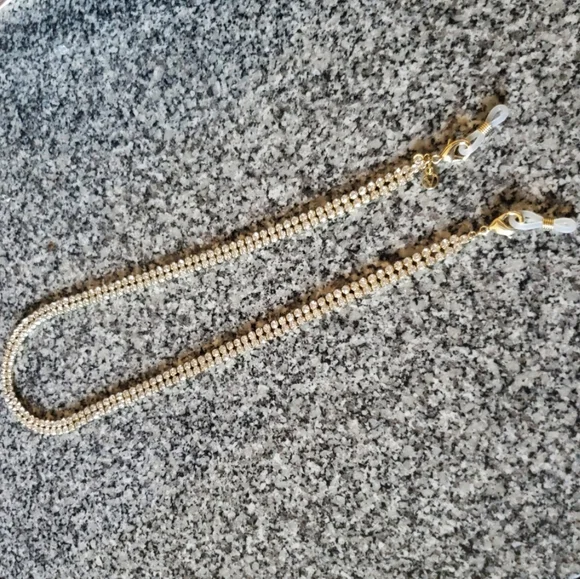 Victoria's Secret 18 inch Gold Chain for eyeglasses. - Picture 2 of 2